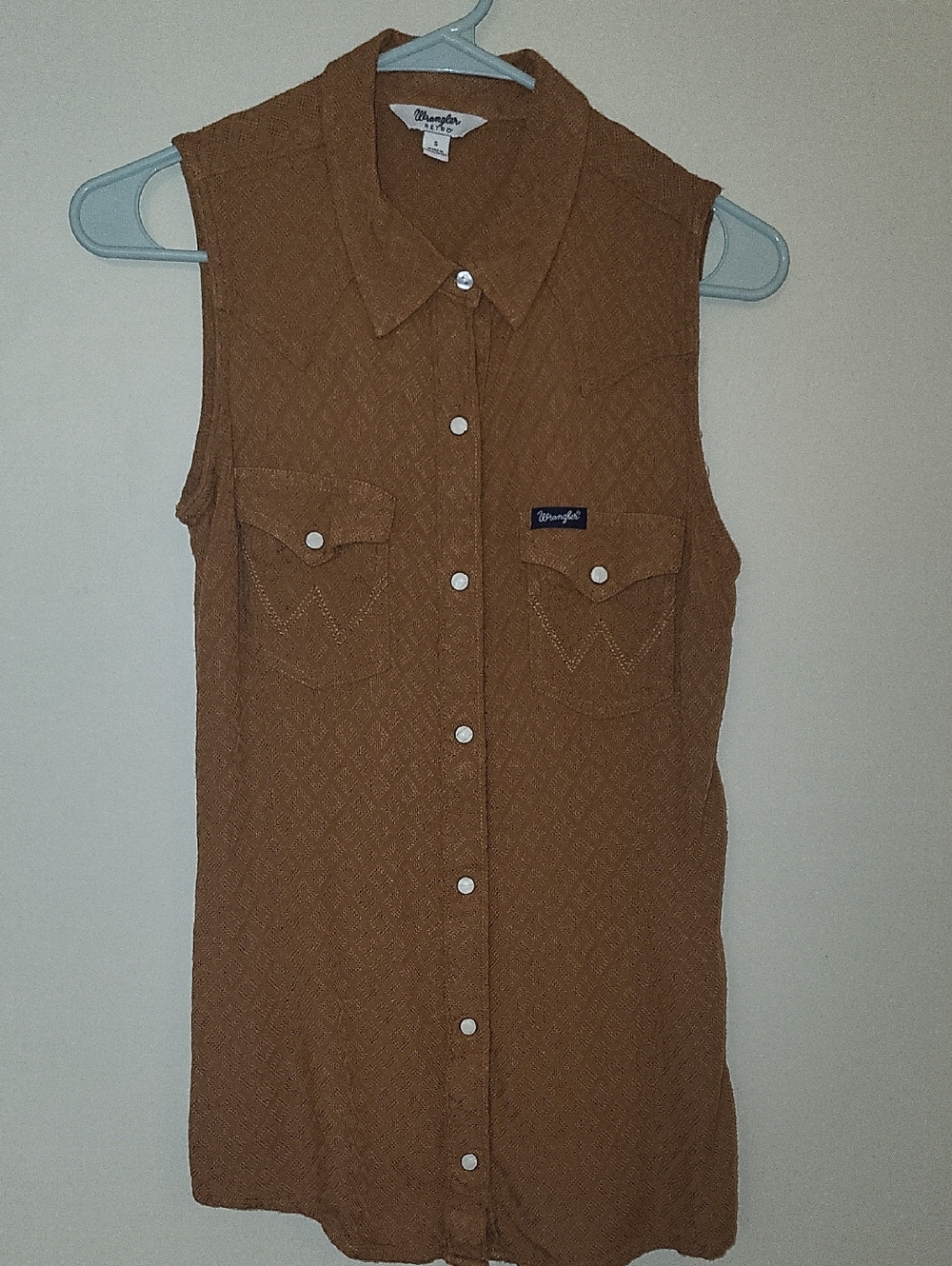 Wrangler Sleeveless Button-Front Tunic in Rust